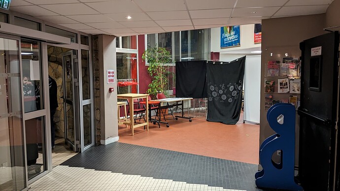 Léo Ferré hall entrée